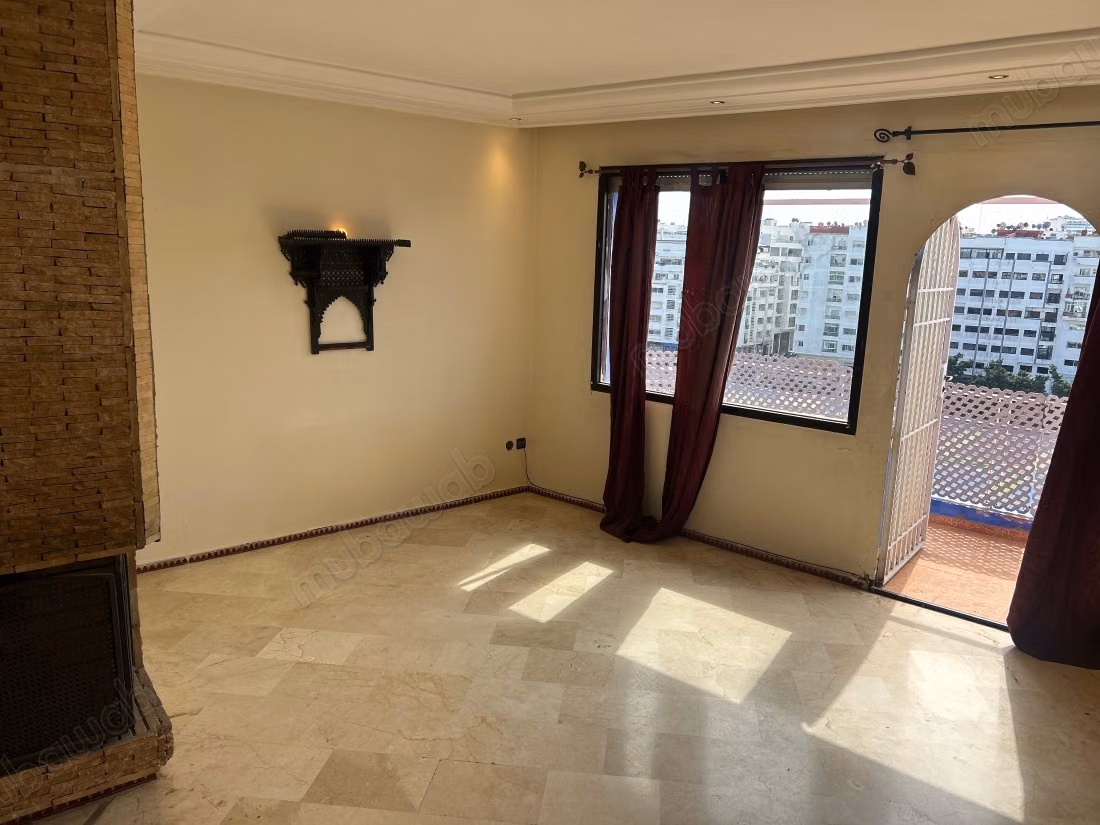 Burgundy apartment rental with 2 bedrooms and terrace