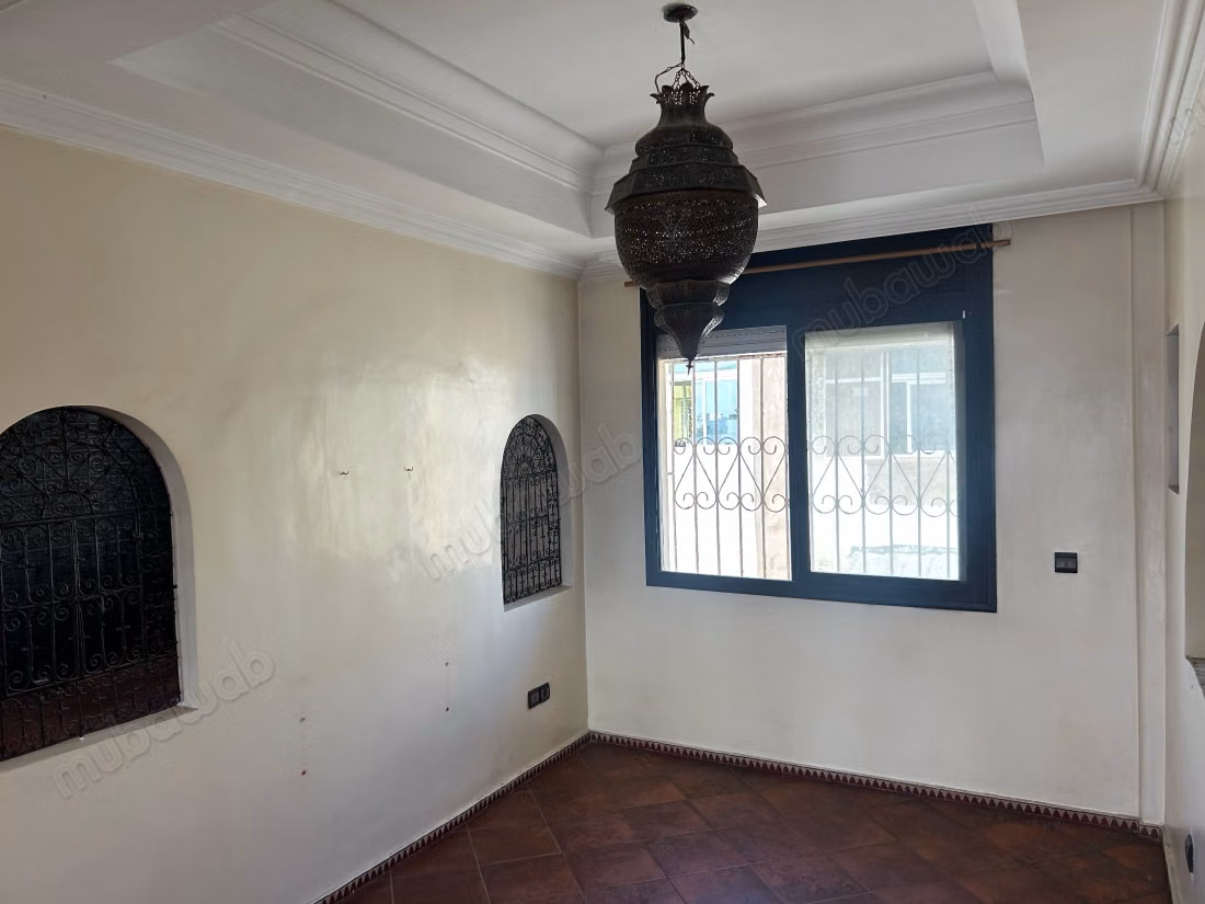 Burgundy apartment rental with 2 bedrooms and terrace