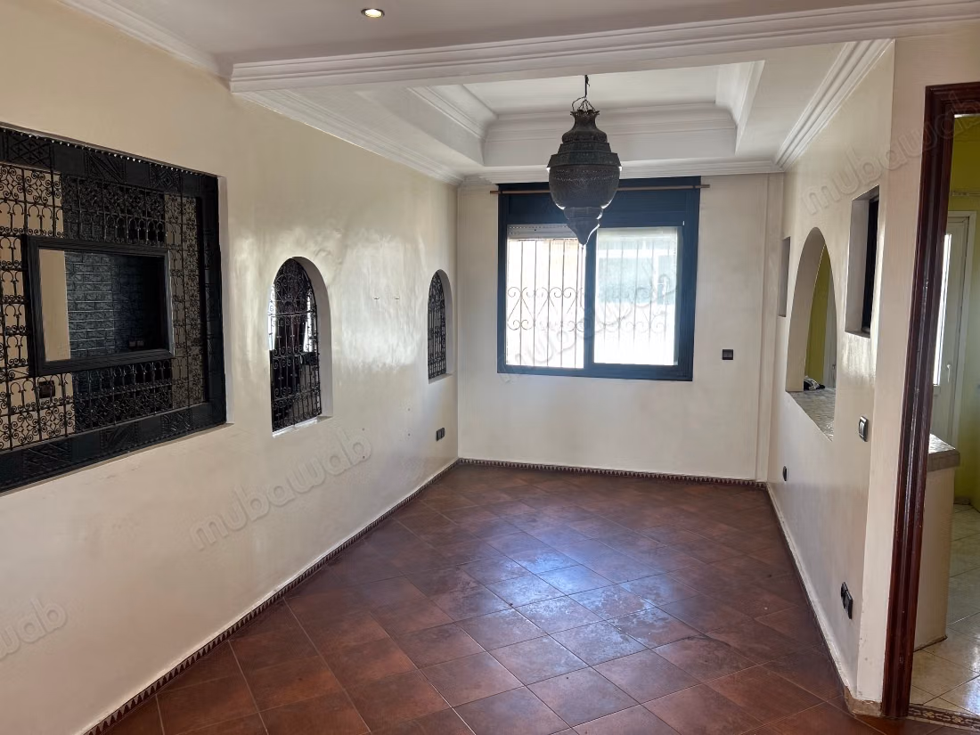 Burgundy apartment rental with 2 bedrooms and terrace