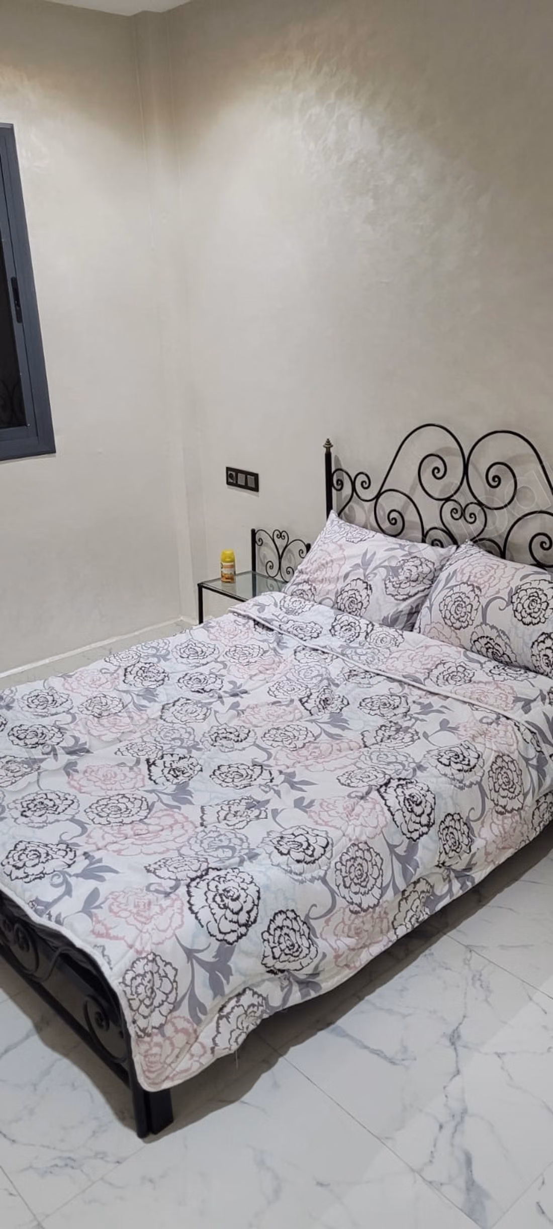 Beautiful furnished apartment hardly ever lived in