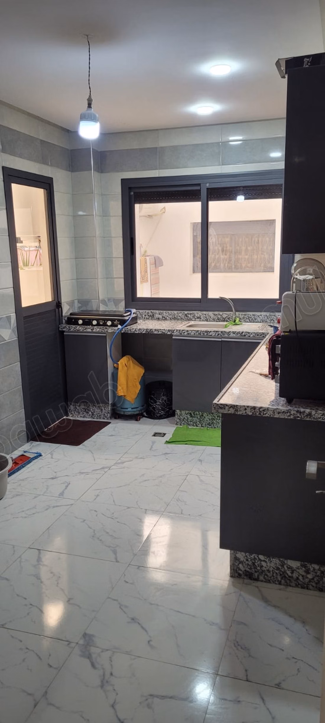 Beautiful furnished apartment hardly ever lived in