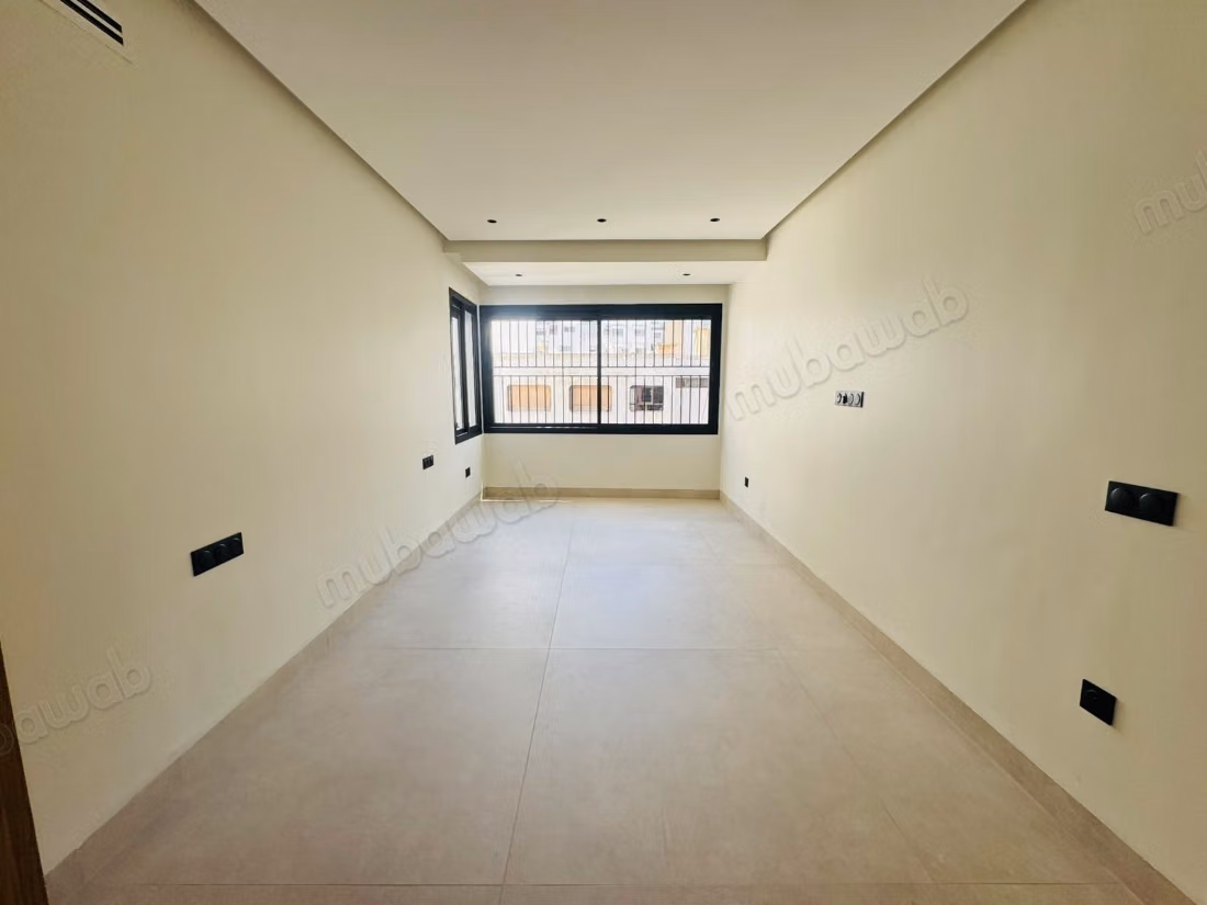 Superb apartment for rent in Racine. 1 Room. Parking and terrace