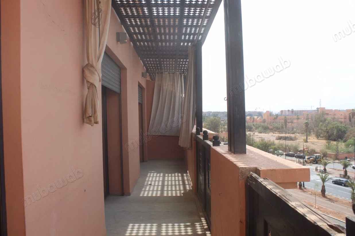 Grand duplex de 3 chambres proche de Victor HUGO
