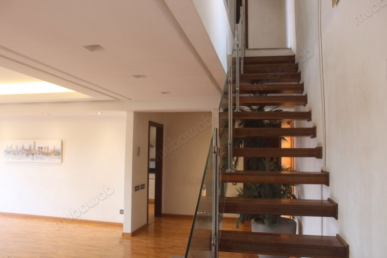 Grand duplex de 3 chambres proche de Victor HUGO