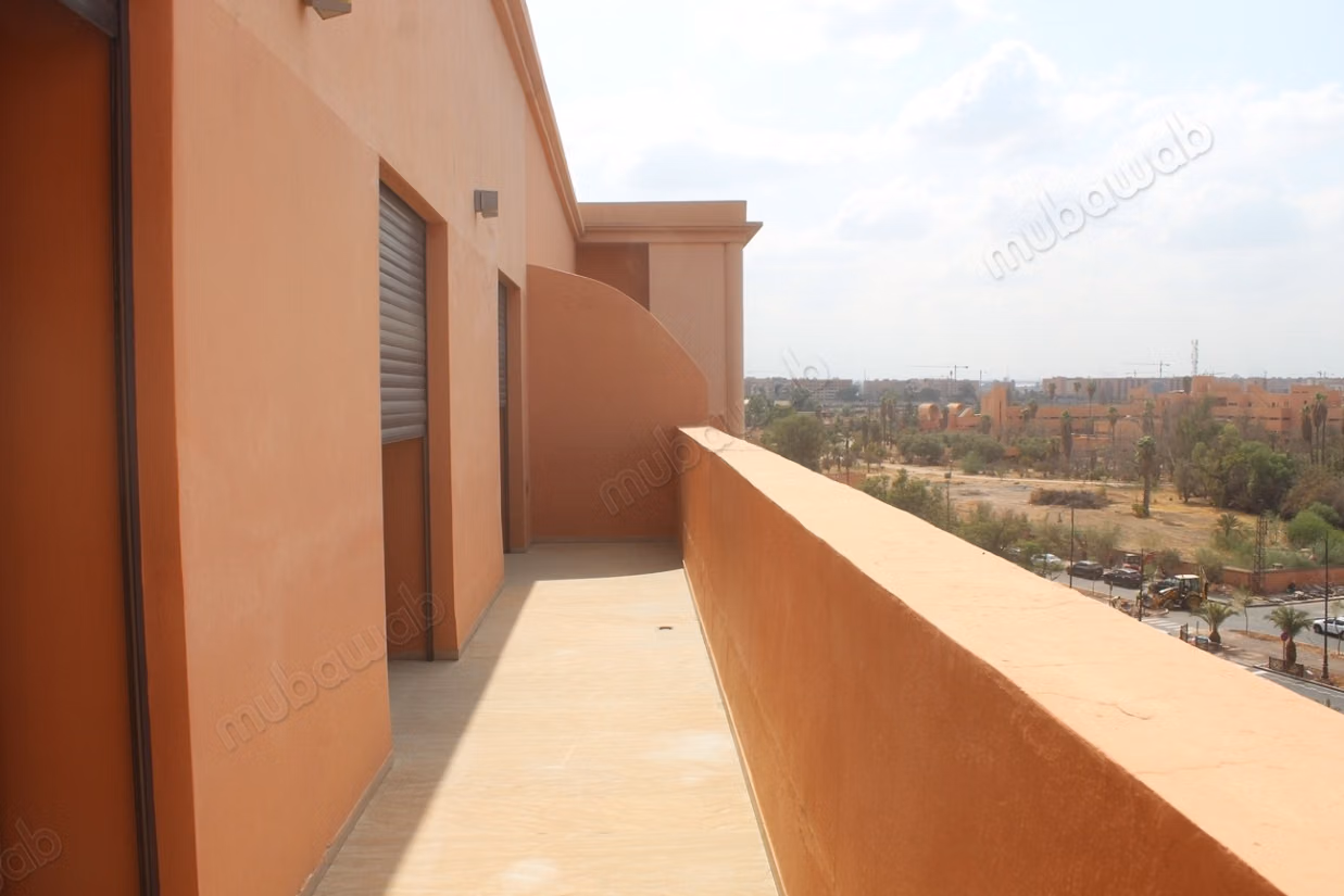 Grand duplex de 3 chambres proche de Victor HUGO