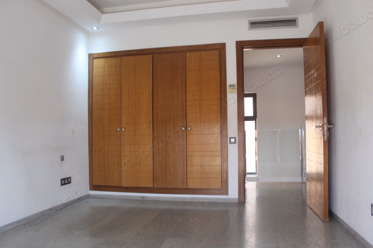 Grand duplex de 3 chambres proche de Victor HUGO