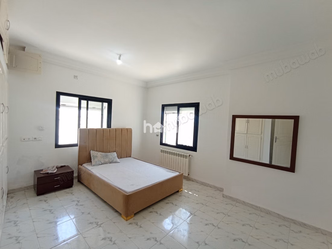 RDC S2 Meublé de 100m² avec une terrasse