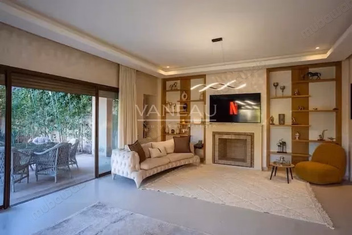 Villa d’exception au cœur du golf avec grand jardin, piscine et vue imprenable sur les montagnes