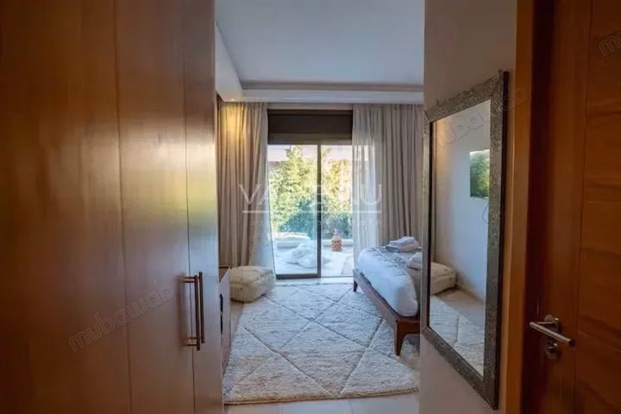 Villa d’exception au cœur du golf avec grand jardin, piscine et vue imprenable sur les montagnes