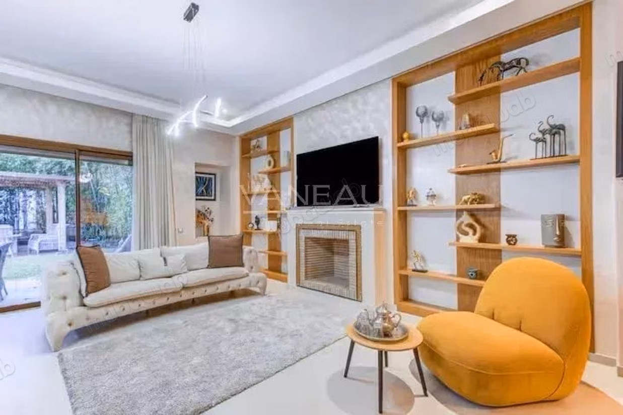 Villa d’exception au cœur du golf avec grand jardin, piscine et vue imprenable sur les montagnes