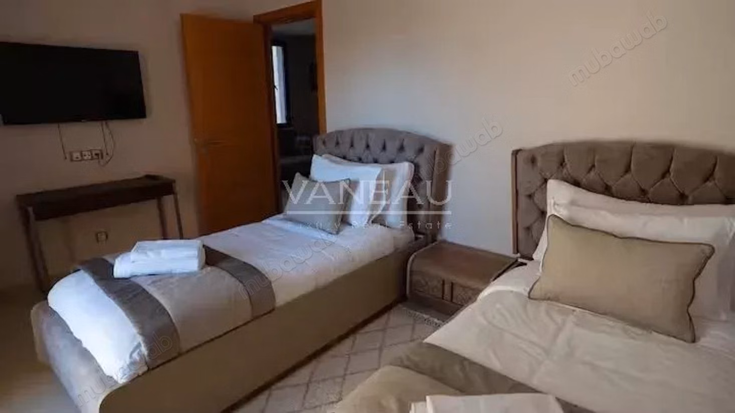 Villa d’exception au cœur du golf avec grand jardin, piscine et vue imprenable sur les montagnes