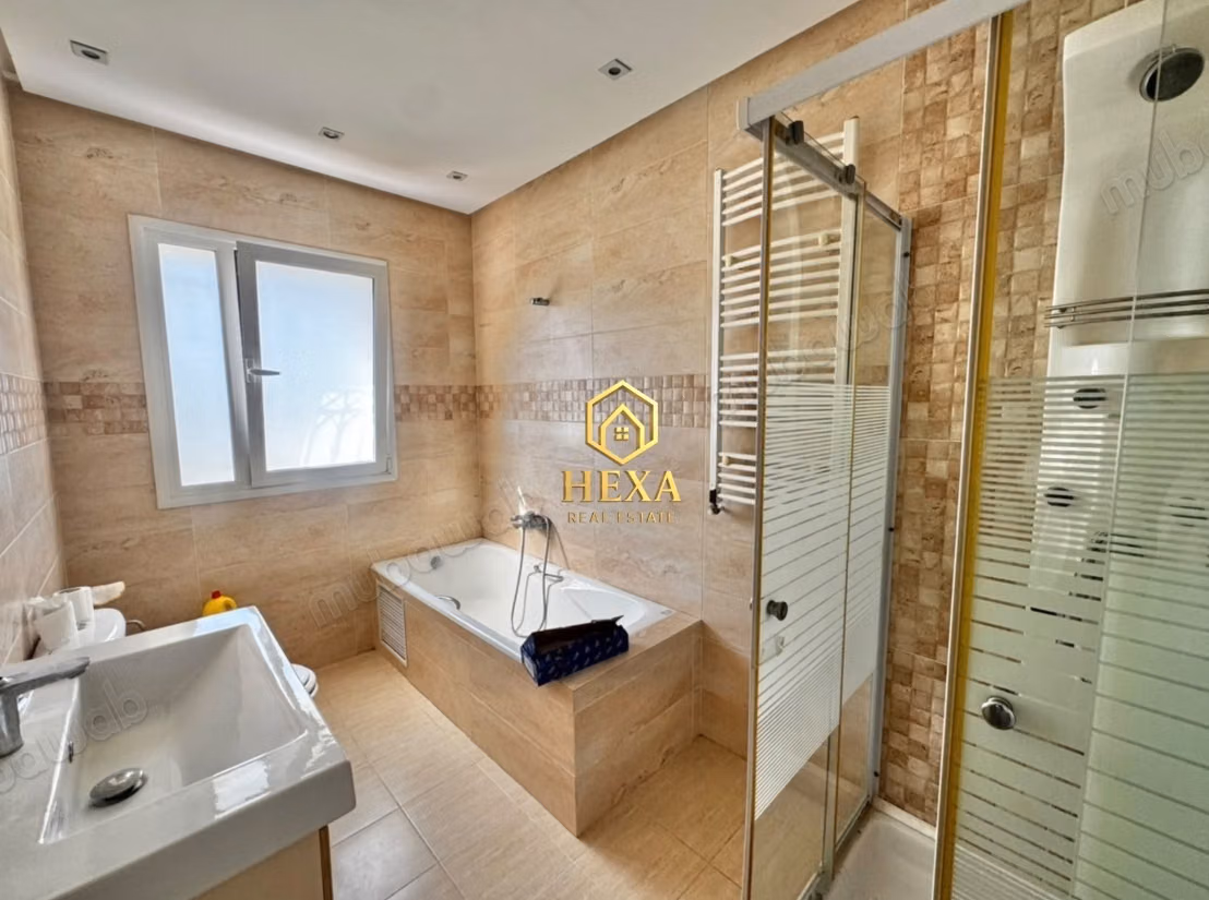 Etage de villa S3 à La Marsa