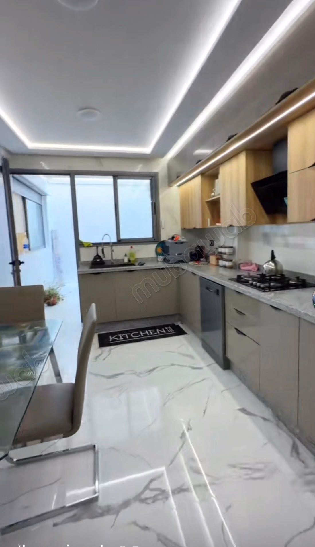 Apartamento en venta en la Zona Industrial Dokkarat. Superficie de 153 m². Terraza y ascensor