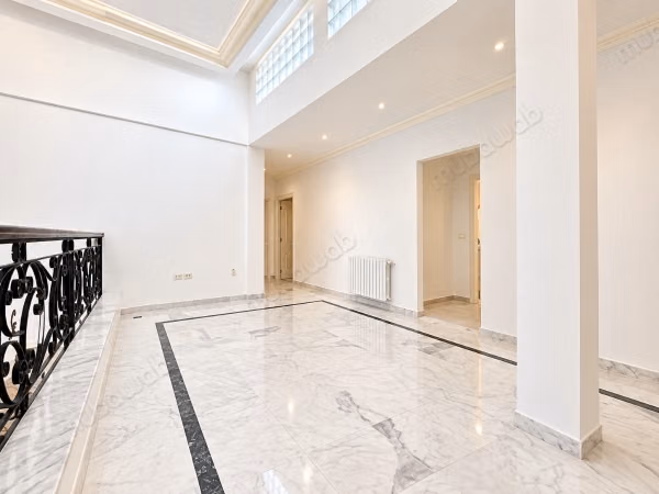 À vendre une villa indépendante en s2 à la soukra
