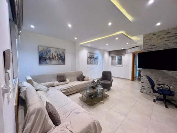 In affitto un triplex S4 a Sahloul Ghrabi