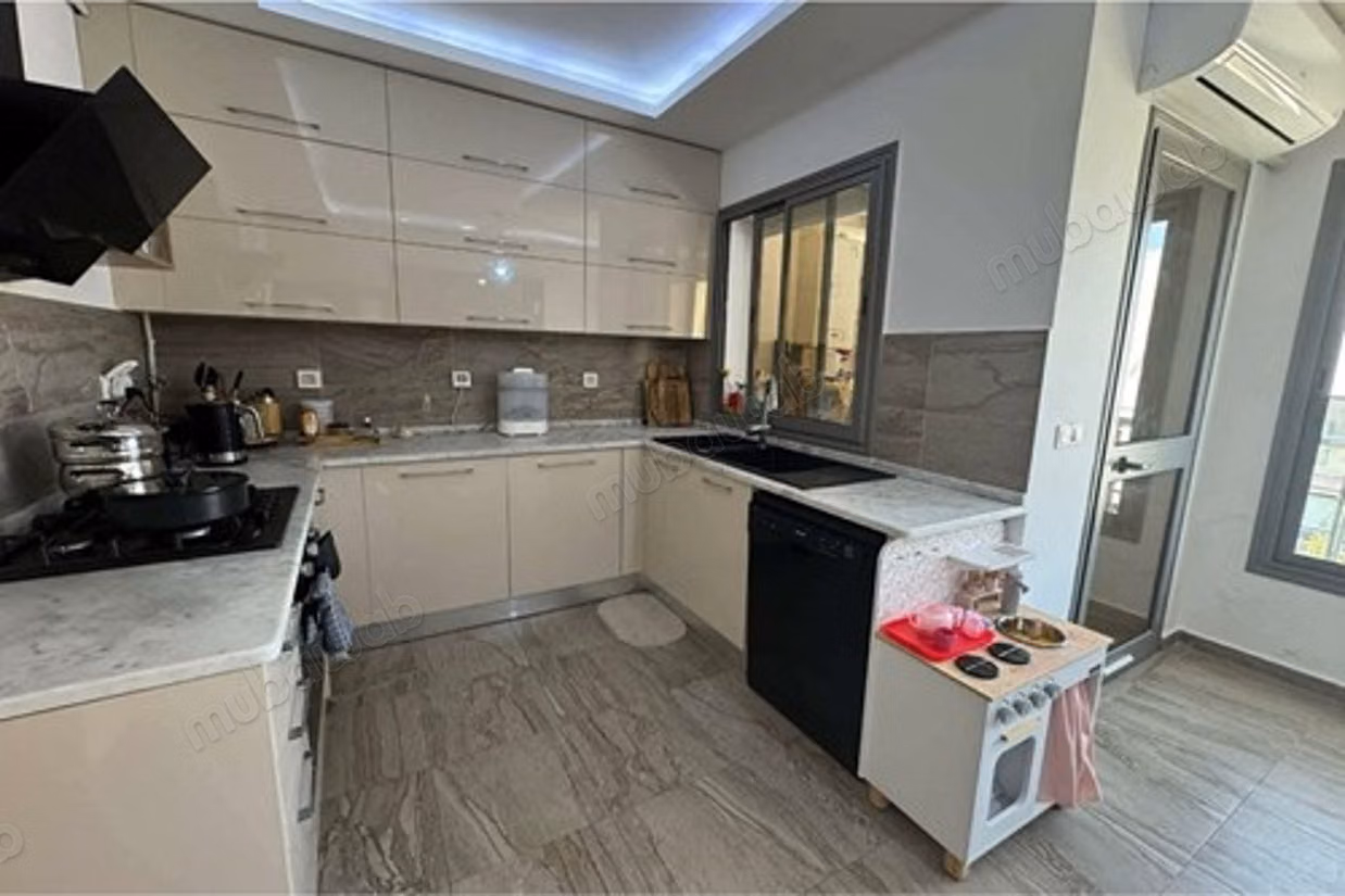 À vendre un duplex S3 à Gammarth