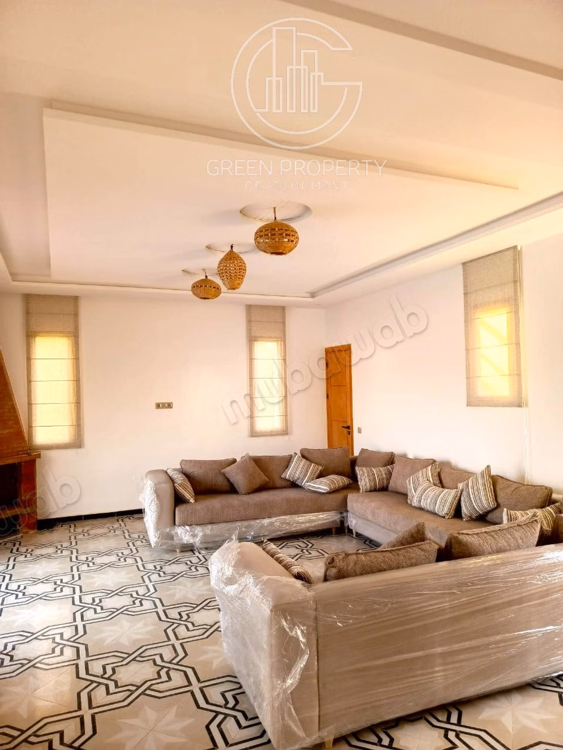 Villa neuve avec piscine en location longue durée