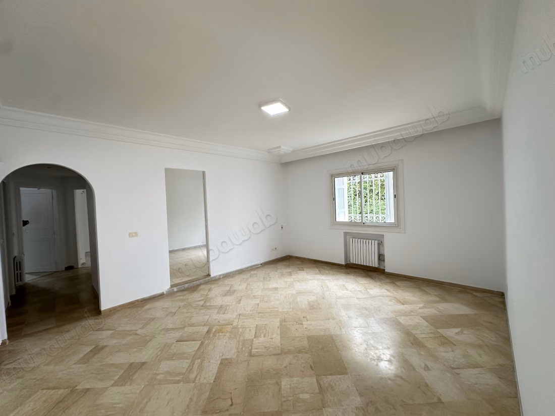 Appartement en vente à Gammarth Village. 3 chambres. Chauffage centralisé