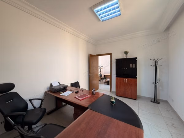 In affitto un ufficio H1 a Belvédère