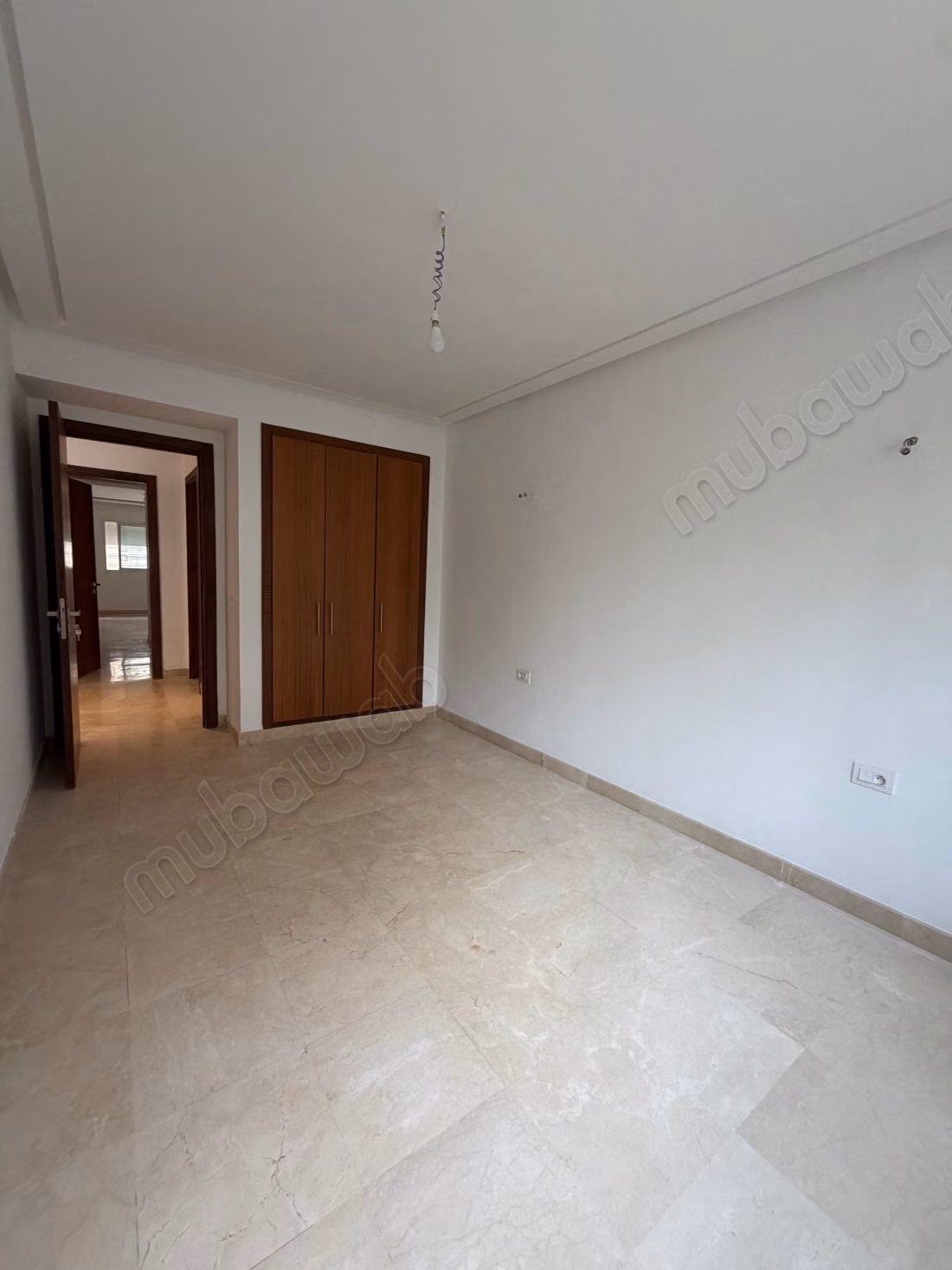 Bel appartement en location à Riyad. 2 chambres agréables. Porte blindée, sécurité