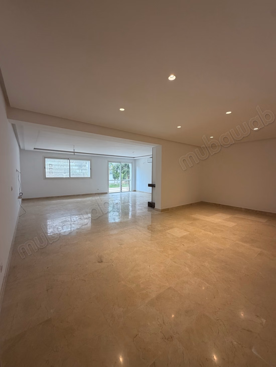 Bel appartement en location à Riyad. 2 chambres agréables. Porte blindée, sécurité