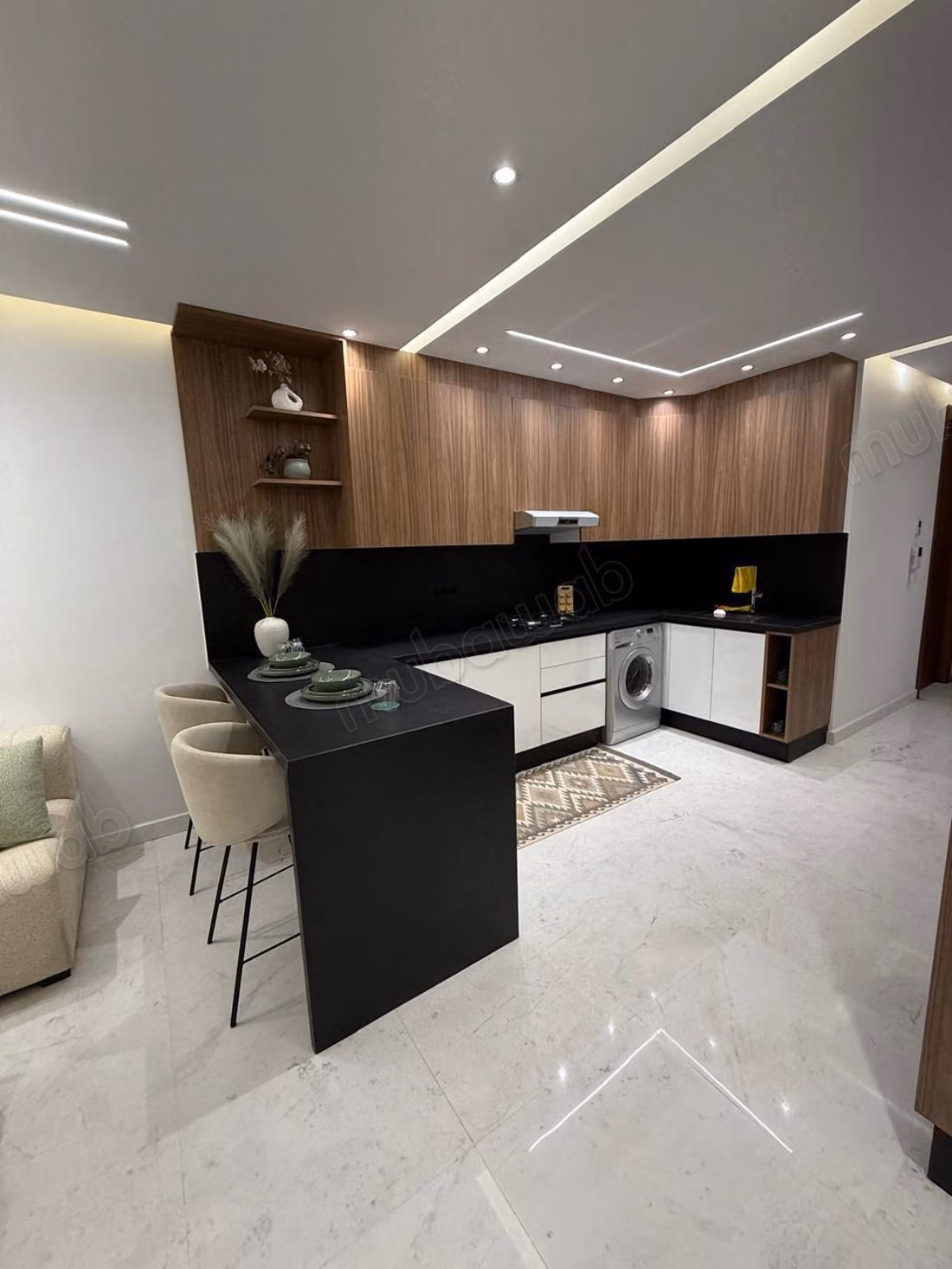 Nuovo studio arredato in affitto - Franceville