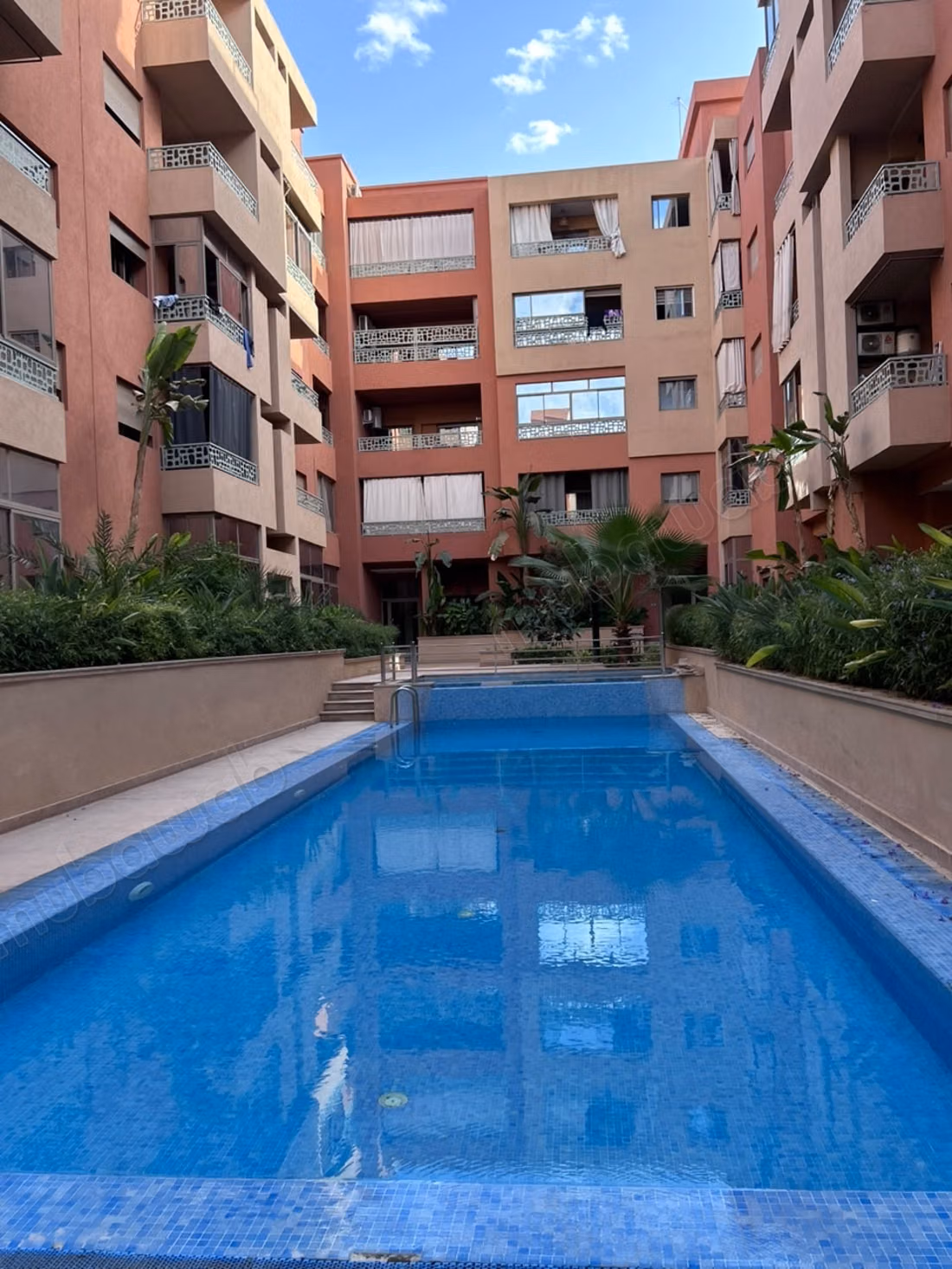 Appartement meublé en sous location avec piscine à Jnan Awrad