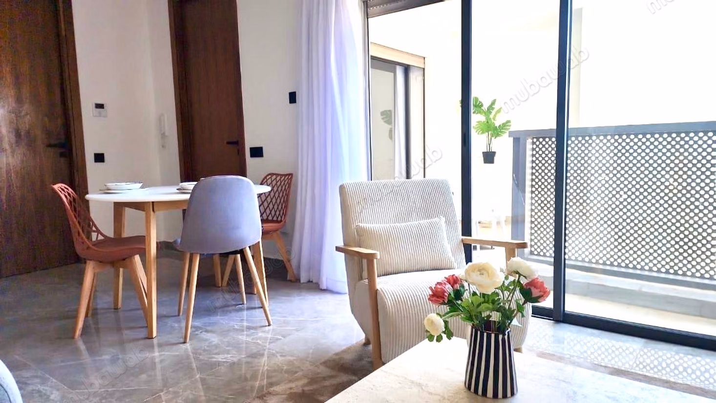 À louer – studio meublé avec piscine