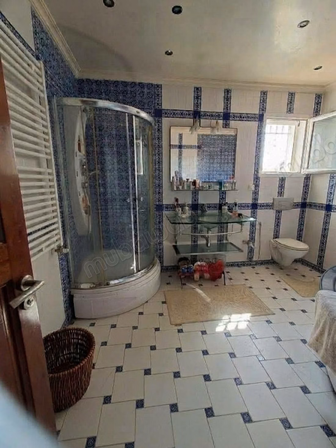 Villa avec Piscine et Énergie Solaire à Rades