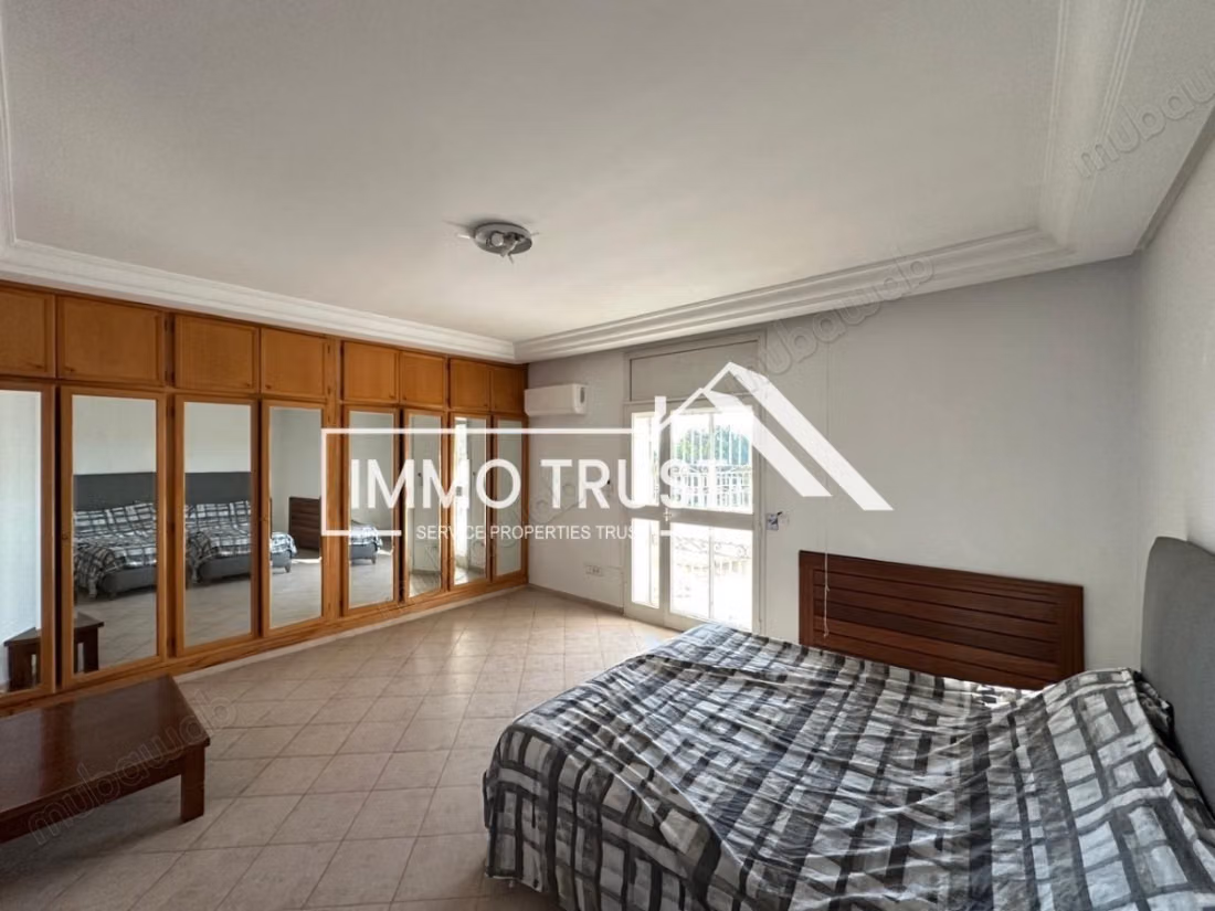 Villa S4 avec piscine et jardin à La Soukra