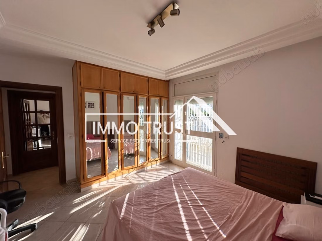Villa S4 avec piscine et jardin à La Soukra