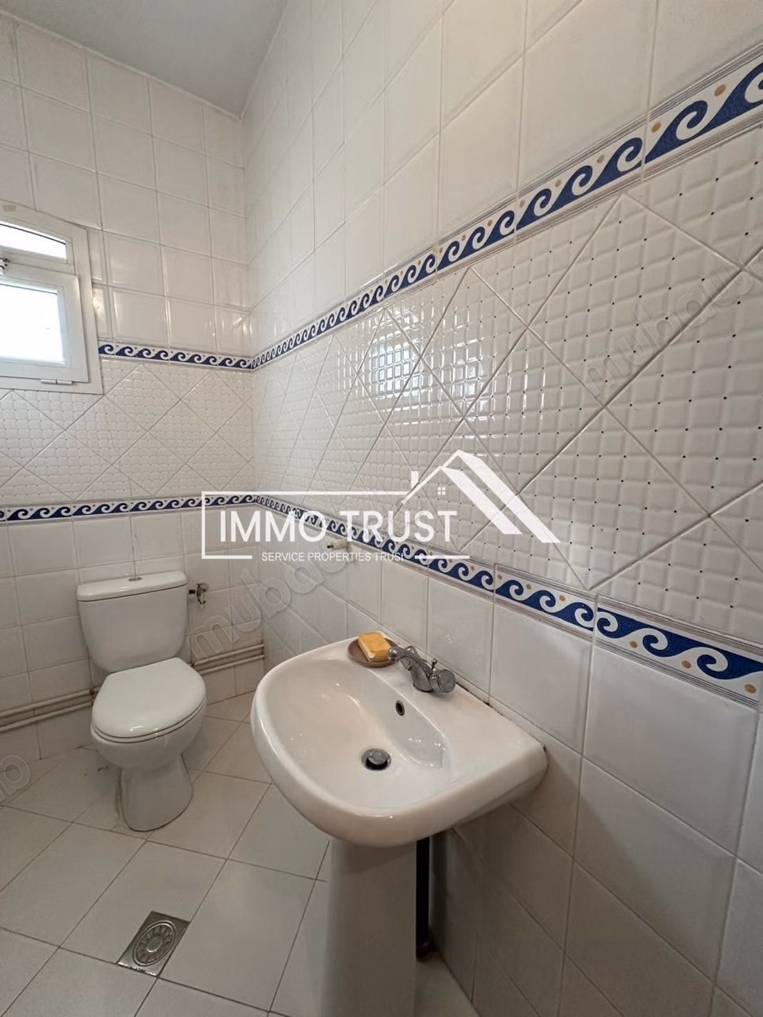 Villa S4 avec piscine et jardin à La Soukra