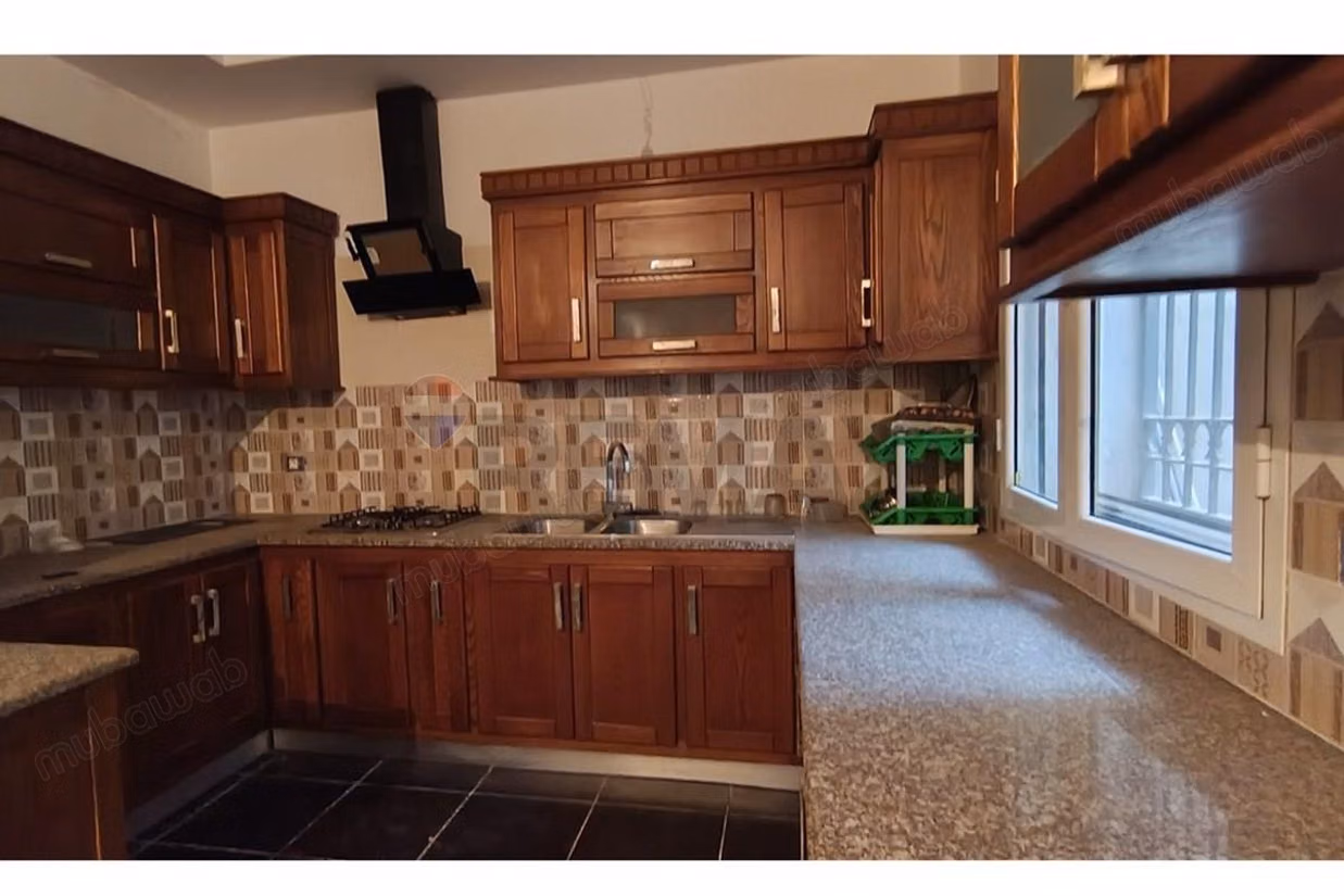 A vendre UNE VILLA avec 2 Appartements CITÉ MERDES
