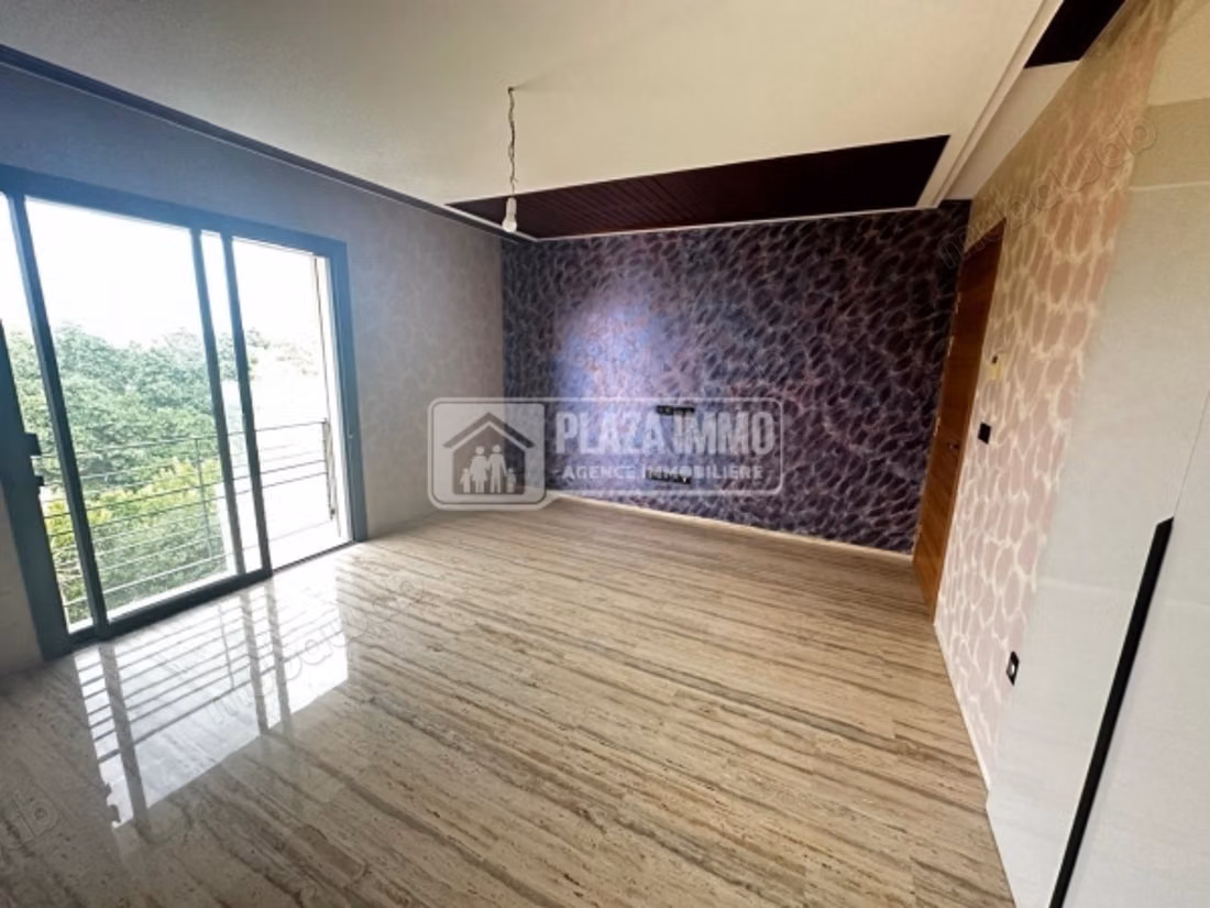 À vendre une villa à Maalaga lamarsa