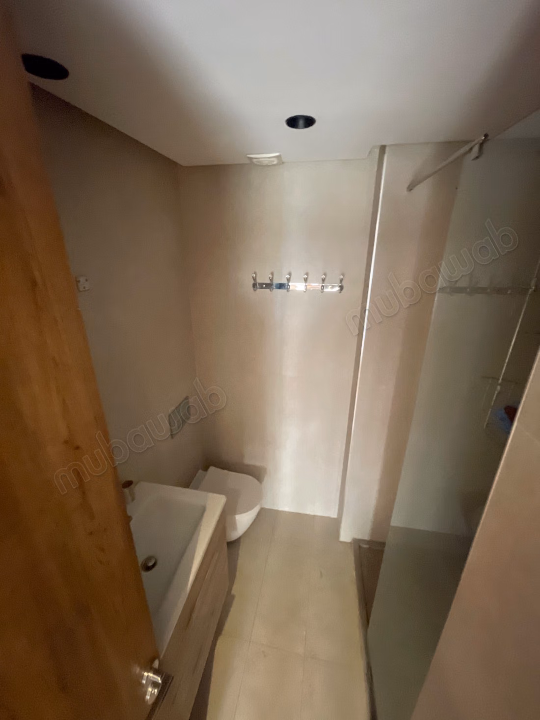 Apartment for sale in Californie. 7 comfortable rooms