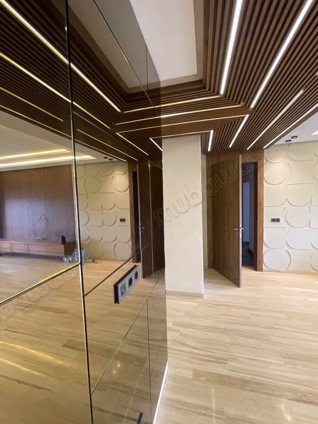 Apartment for sale in Californie. 7 comfortable rooms