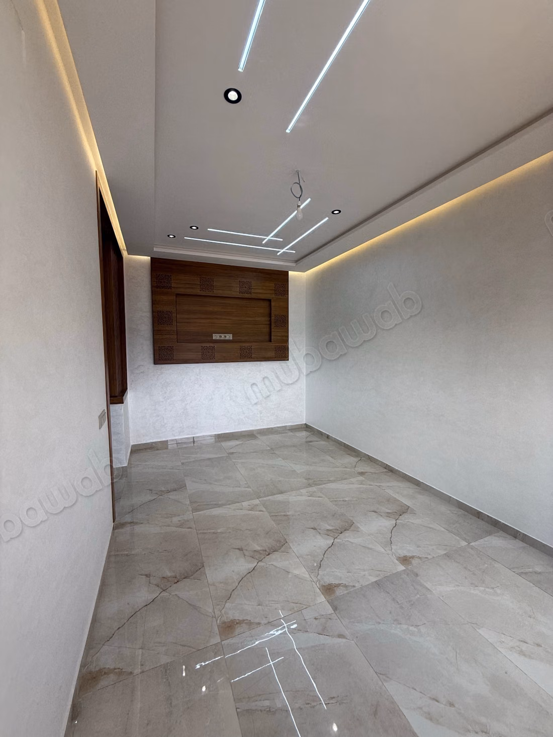 Appartement en vente à M’hamid 9.3 pièces confortables. 
Fenêtres avec double vitrage et porte blindée