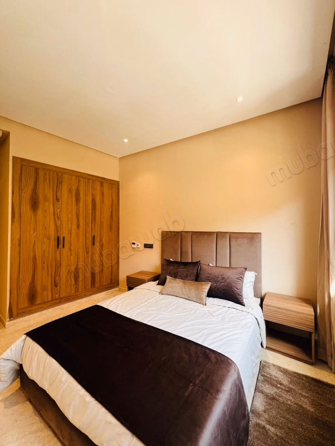 Très bel appartement en location à Guéliz. 
6 pièces confortables. 
Bien meublé