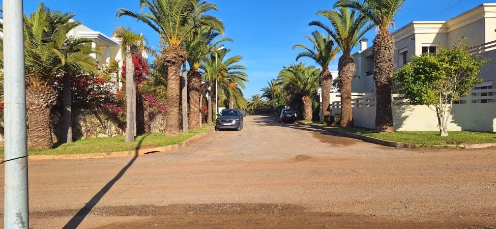 Vente terrain à Plage Skhirate 
Surface totale 500 m²
