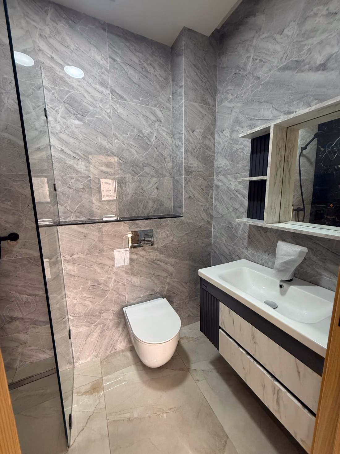 Beautiful apartment for sale in M’hamid 9.3 large rooms