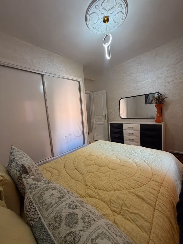 Location d'un appartement à Béni Mellal. 2 belles chambres. Antenne parabolique, résidence sécurisée