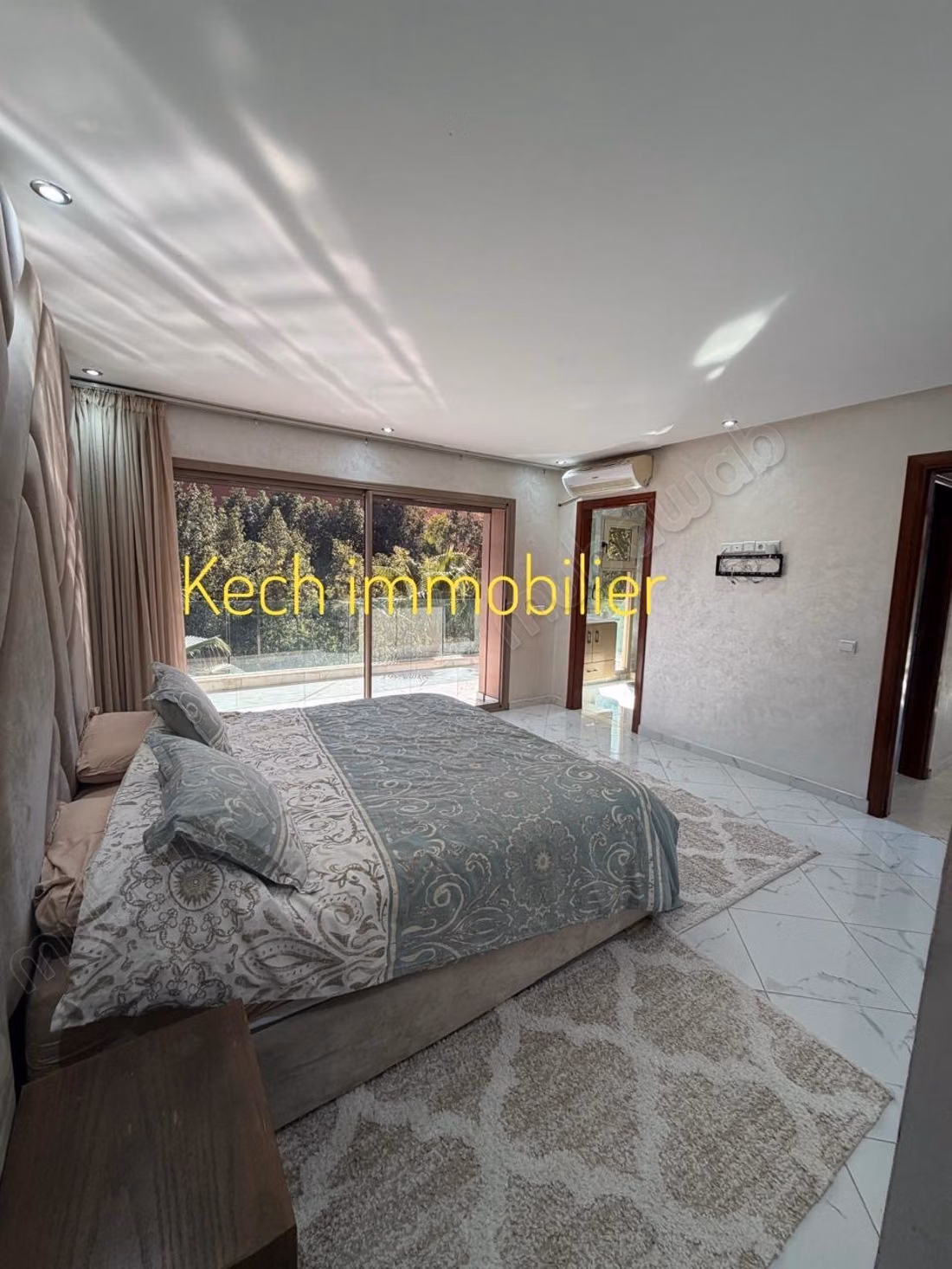 Luxury house for sale in Hay Targa. 4 comfortable rooms. Garden and terrace