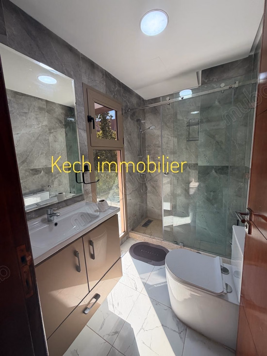 Luxury house for sale in Hay Targa. 4 comfortable rooms. Garden and terrace
