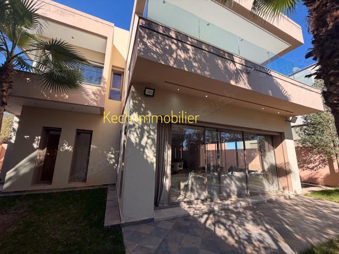Luxury house for sale in Hay Targa. 4 comfortable rooms. Garden and terrace