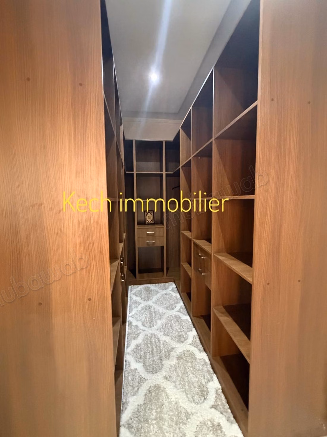 Luxury house for sale in Hay Targa. 4 comfortable rooms. Garden and terrace