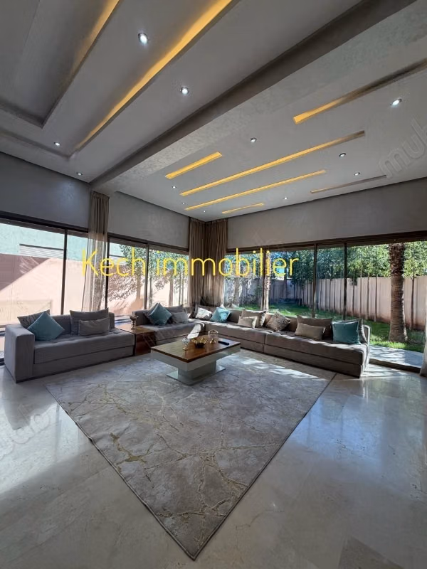 Luxury house for sale in Hay Targa. 4 comfortable rooms. Garden and terrace