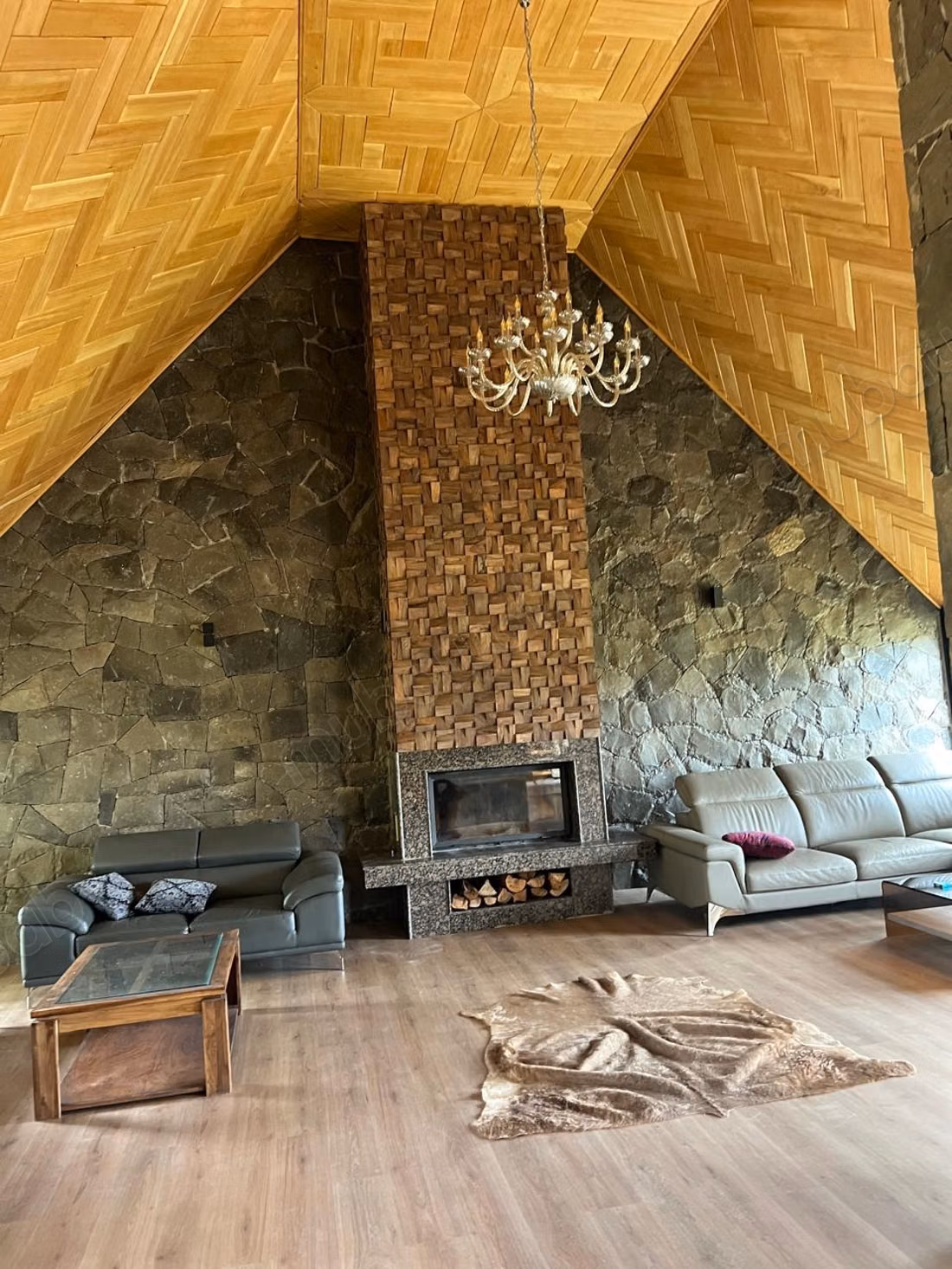 Villa de luxe à vendre à Résidence al arz. 
6 pièces. Bien meublé