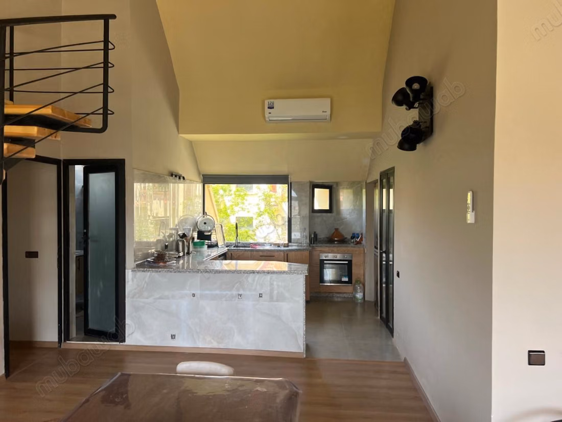Villa de luxe à vendre à Résidence al arz. 
6 pièces. Bien meublé