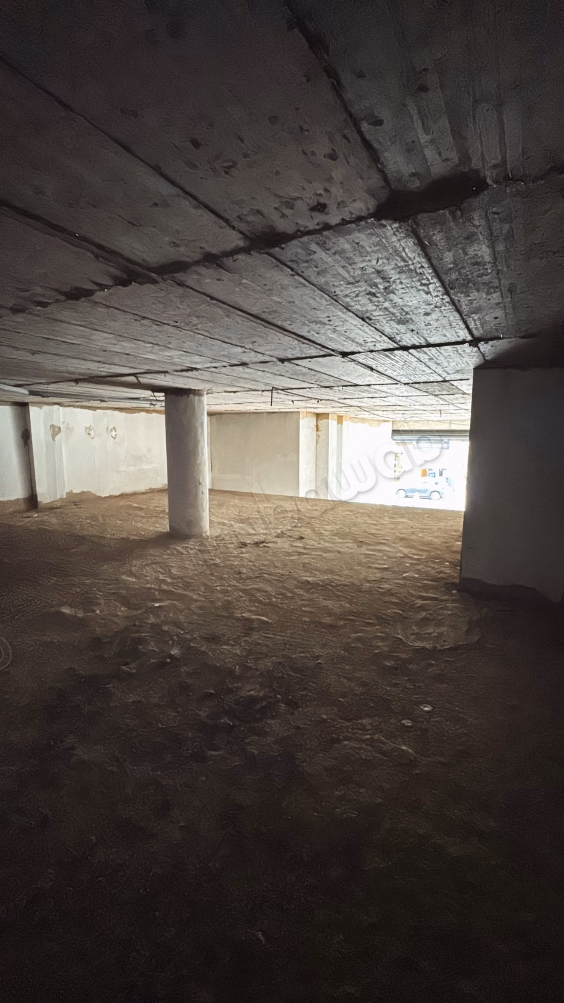 Local comercial en venta en Val Fleury. Superficie total 324 m². Residencia segura