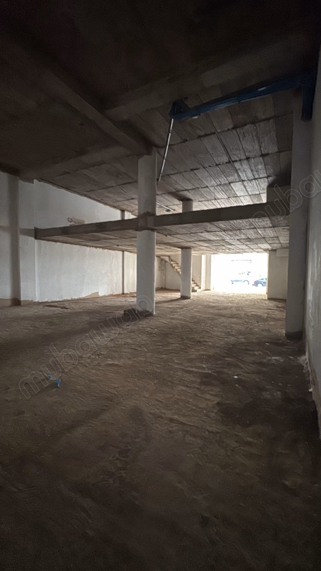 Local comercial en venta en Val Fleury. Superficie total 324 m². Residencia segura